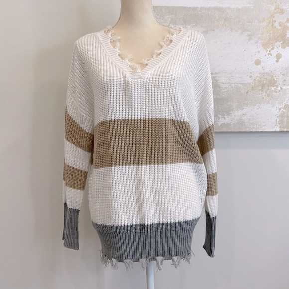 Moon & Madison Color Block Fringed V-Neck Sweater - Picture 1 of 3
